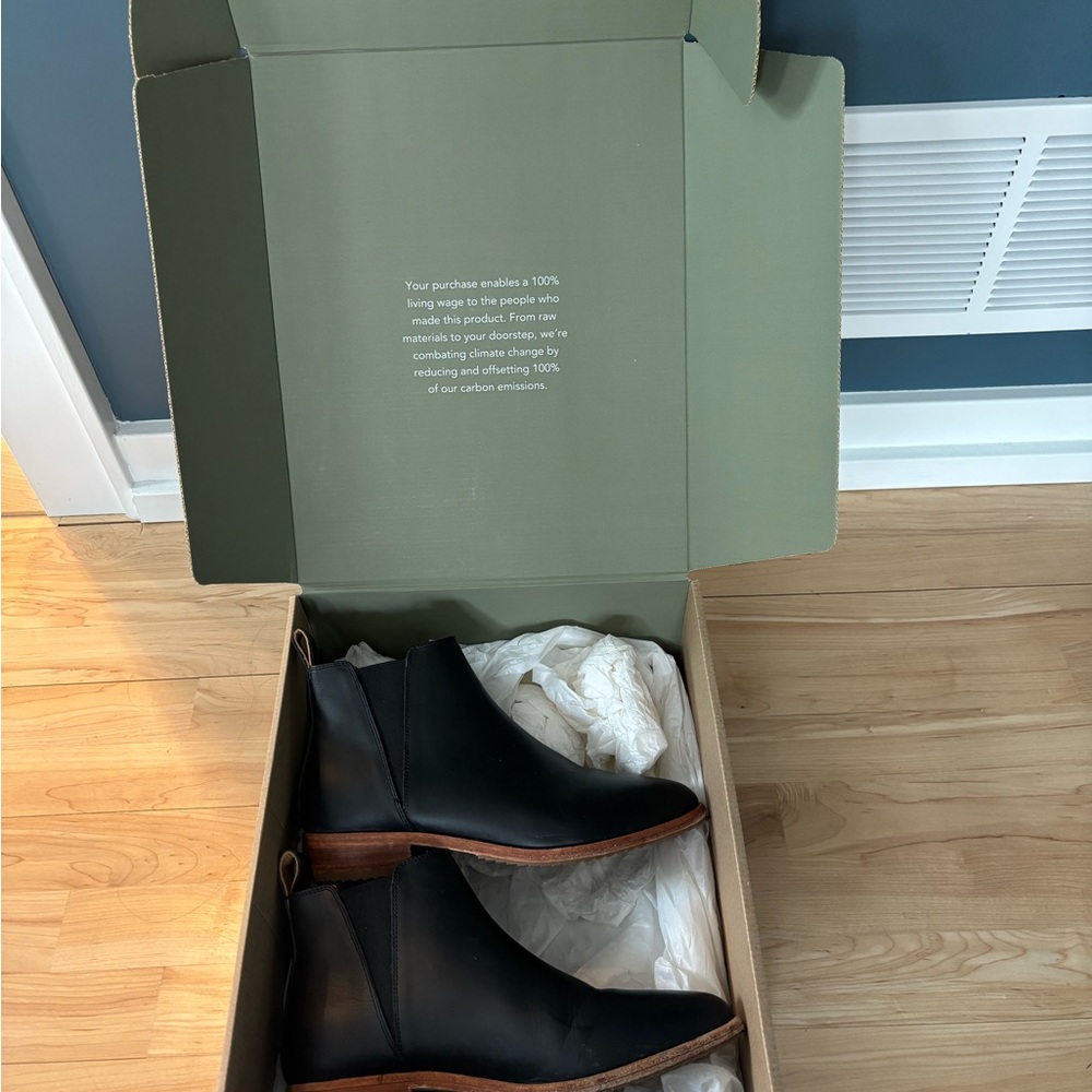 Nisolo Black Chukka Boots Leather